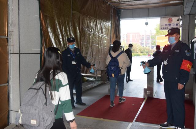 今天,开学!阜阳高三学子率先复课